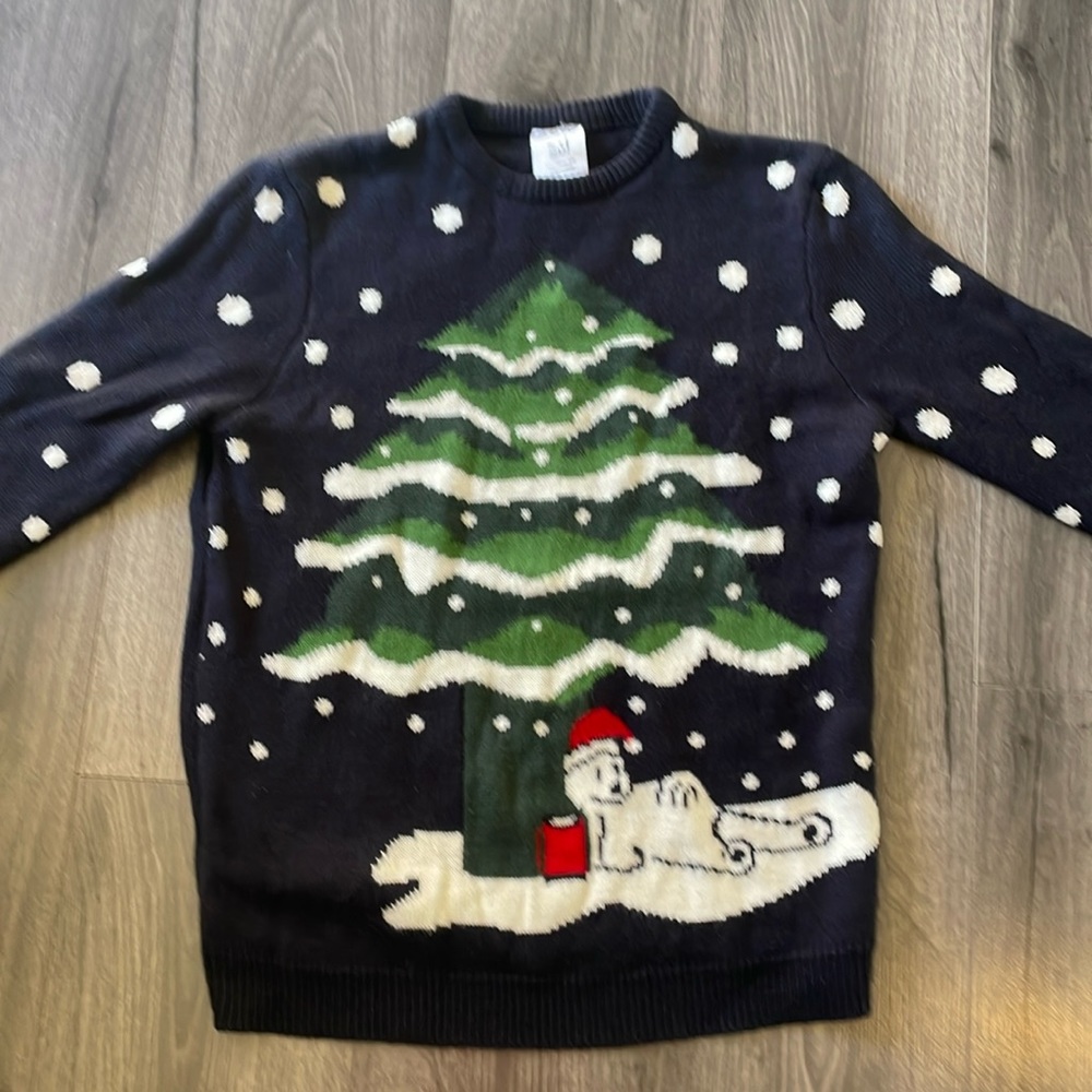 🎄Gold Medal International Christmas Sweater, black with snow on tree Holiday